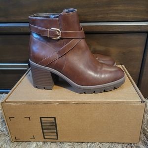 NEW Women's Kimbra Strap Brown Ankle Boots Size 8